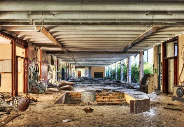 被遗弃的剧院逃生(2)